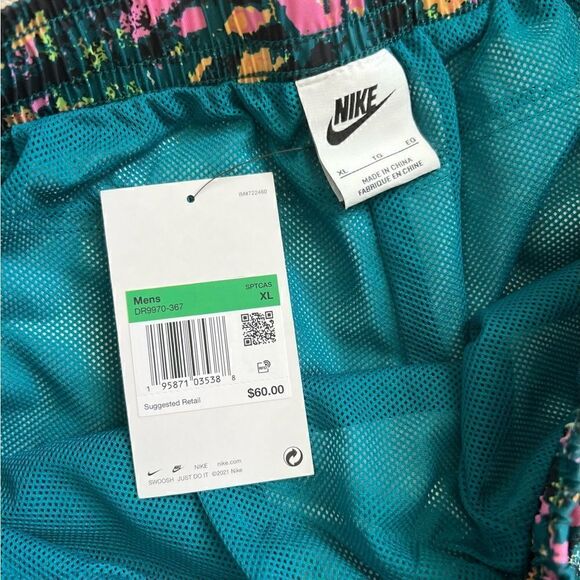 Nike Sportswear Trek Division Woven Flow Shorts - Picture 9 of 12